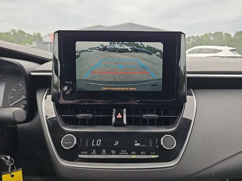 Used 2024 Toyota Corolla LE FWD image 30