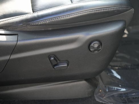 Used 2011 Jeep Grand Cherokee Laredo image 33