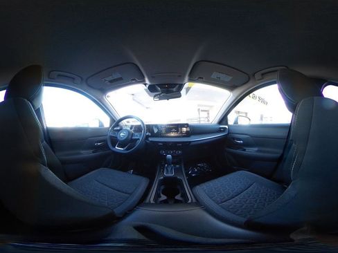 Used 2025 Nissan Kicks SV image 38