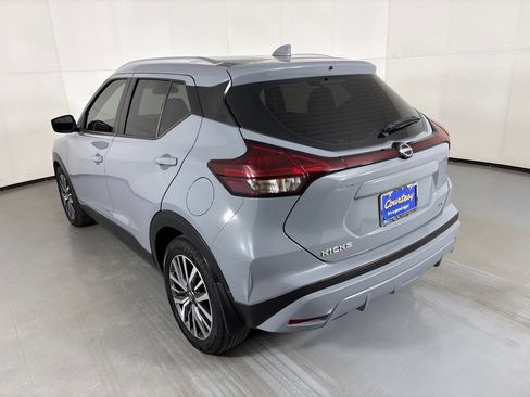 Used 2022 Nissan Kicks SV FWD image 6