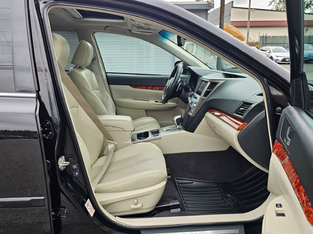 Used 2012 Subaru Outback 2.5i Limited AWD/4WD image 12