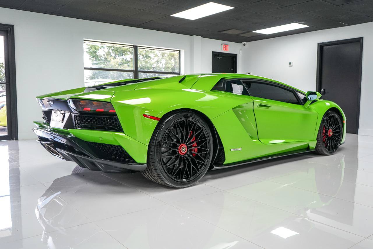 Used 2018 Lamborghini Aventador S AWD/4WD image 6