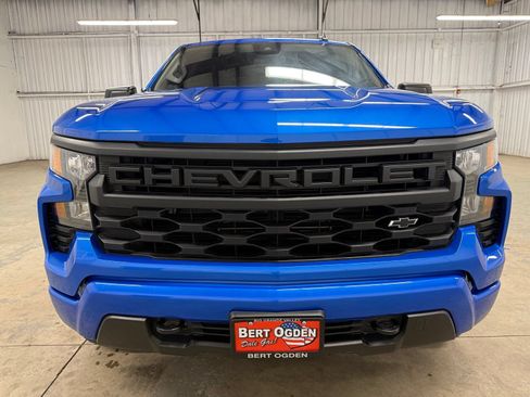 Used 2025 Chevrolet Silverado 1500 Custom w/ Turbomax Blackout Package RWD image 3