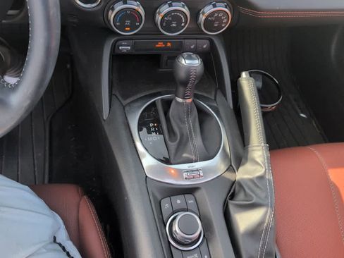 Used 2023 MAZDA MX-5 Miata Grand Touring w/ Weather Package image 10