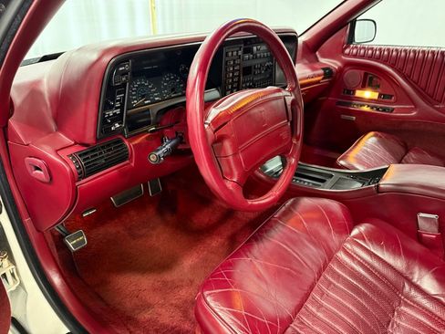 Used 1990 Oldsmobile Toronado Trofeo image 9