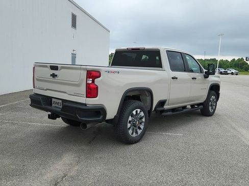 New 2026 Chevrolet Silverado 2500 Custom w/ Custom Value Package AWD/4WD image 7