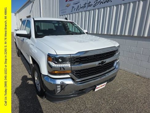 Used 2018 Chevrolet Silverado 1500 LT w/ True North Edition AWD/4WD image 4