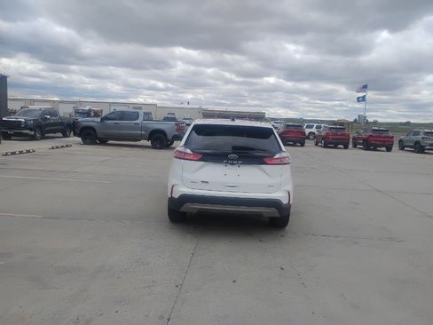 Used 2024 Ford Edge SEL w/ Convenience Package AWD/4WD image 4