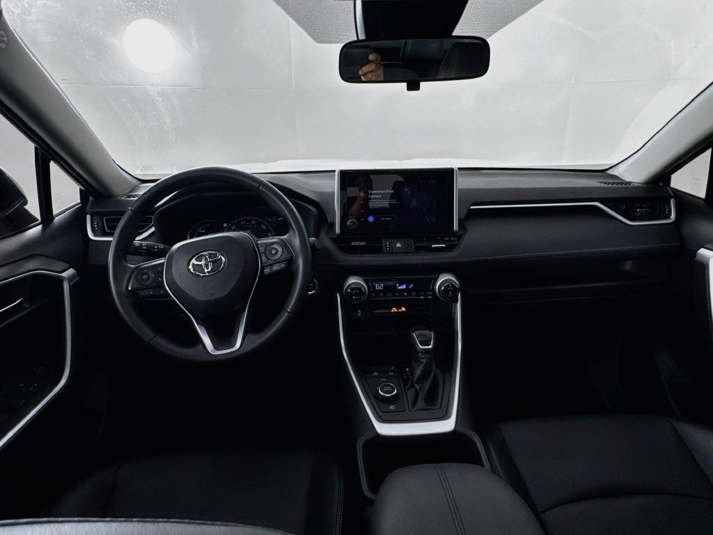 Used 2023 Toyota RAV4 XLE Premium AWD/4WD image 26