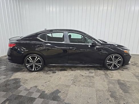 Used 2021 Nissan Sentra SR image 2