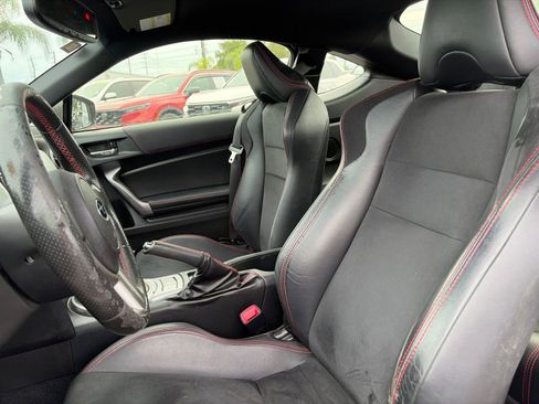 Used 2014 Subaru BRZ Limited w/ Popular Package #2B RWD image 10