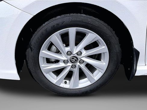 Used 2024 Toyota Camry SE FWD image 3