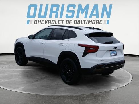 Used 2025 Chevrolet Trax ACTIV w/ Driver Confidence Package image 4