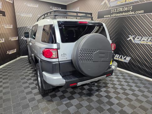 Used 2007 Toyota FJ Cruiser 4WD image 12