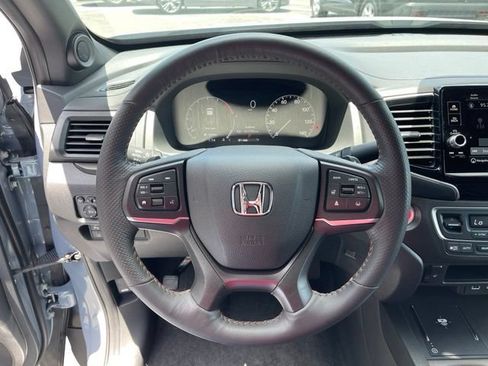 Used 2025 Honda Ridgeline TrailSport image 3