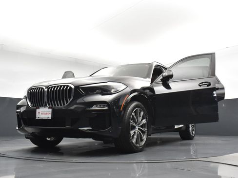 Used 2021 BMW X5 xDrive40i w/ M Sport Package AWD/4WD image 29