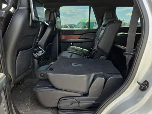 Used 2018 Lincoln Navigator Select w/ Technology Package image 14