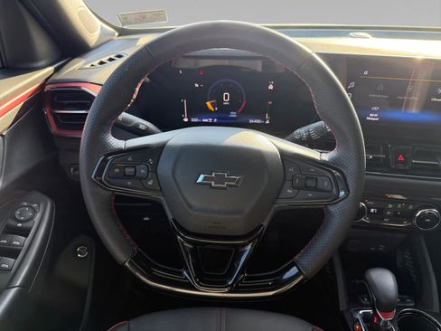 Used 2025 Chevrolet TrailBlazer RS w/ Convenience Package image 12