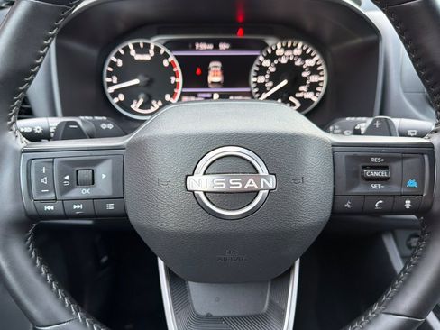 Used 2025 Nissan Rogue SV FWD image 38