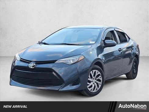 Used 2018 Toyota Corolla LE image 1