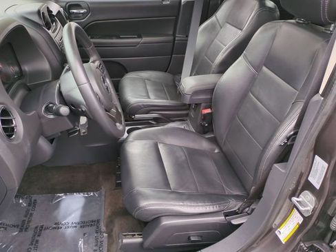 Used 2015 Jeep Patriot High Altitude FWD image 18