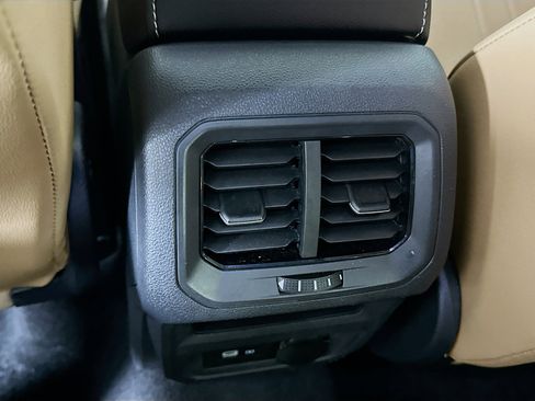 Used 2024 Volkswagen Tiguan SE FWD image 27