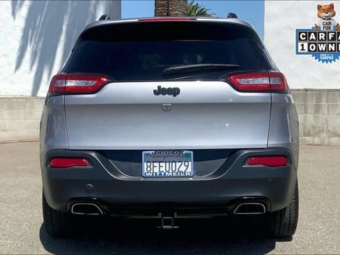 Used 2018 Jeep Cherokee Latitude w/ Altitude Package FWD image 4