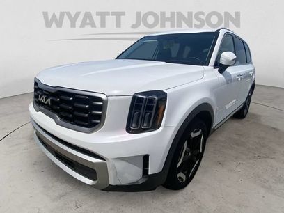 Used 2024 Kia Telluride S w/ S Sunroof Package