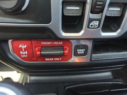 Used 2018 Jeep Wrangler Unlimited Rubicon AWD/4WD image 34