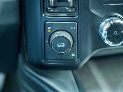 Used 2025 Ford F450 Platinum image 38