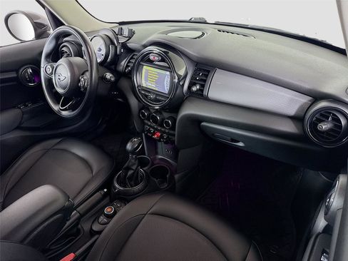 Used 2016 MINI Cooper 4-Door Hardtop image 18