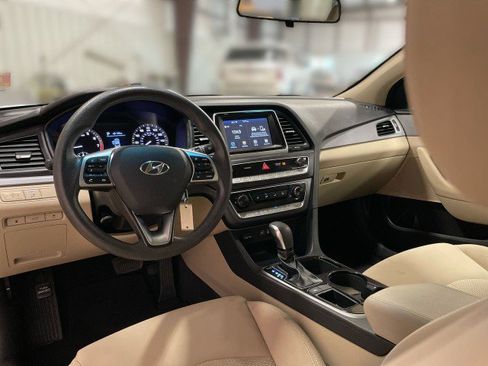 Used 2019 Hyundai Sonata SE FWD image 17