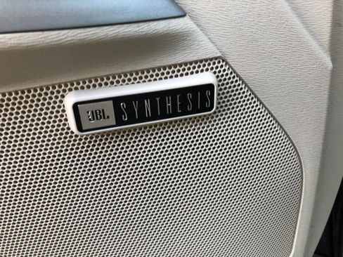 Used 2011 Toyota Venza AWD V6 w/ Premium Pkg #2 image 10