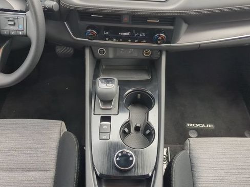 Used 2023 Nissan Rogue SV AWD/4WD image 21