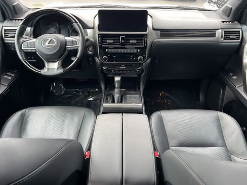 Used 2022 Lexus GX 460 Luxury w/ Sport Design Package image 17