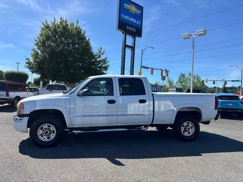 Used 2004 GMC Sierra 2500 SLE w/ Heavy-Duty Power Package RWD image 2