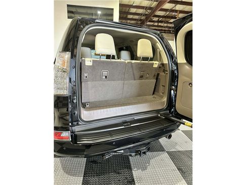 Used 2017 Lexus GX 460 Premium image 13