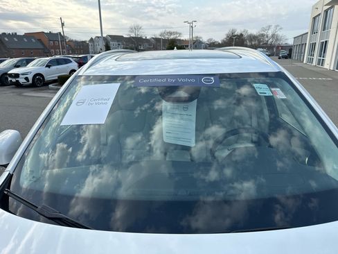 Certified 2023 Volvo XC90 B5 Core w/ Climate Package image 6