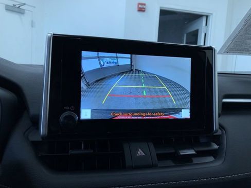 Used 2025 Toyota RAV4 LE AWD/4WD image 28