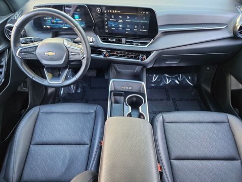 Used 2025 Chevrolet Equinox LT w/ Convenience Package II FWD image 14