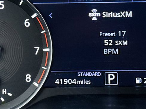 Used 2021 INFINITI QX50 Luxe w/ Appearance Package image 25