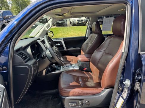 Used 2017 Toyota 4Runner Limited image 11