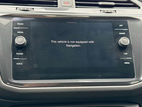 Used 2023 Volkswagen Tiguan SE image 31