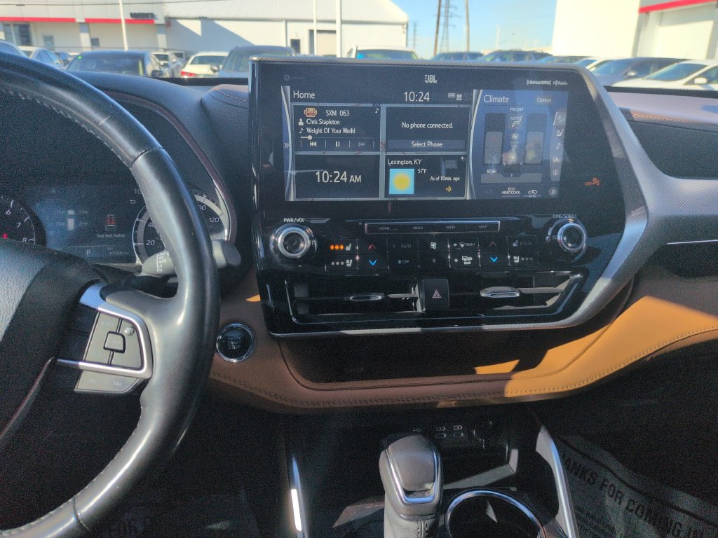 Used 2022 Toyota Highlander Platinum AWD/4WD image 17