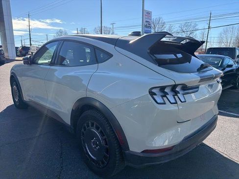 Certified 2025 Ford Mustang Mach-E GT image 5