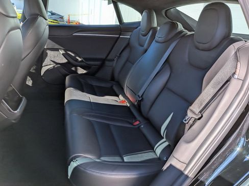 Used 2022 Tesla Model S image 21