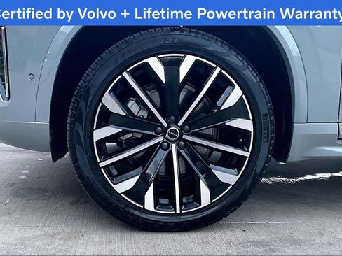 Certified 2025 Volvo XC90 B6 Plus image 12