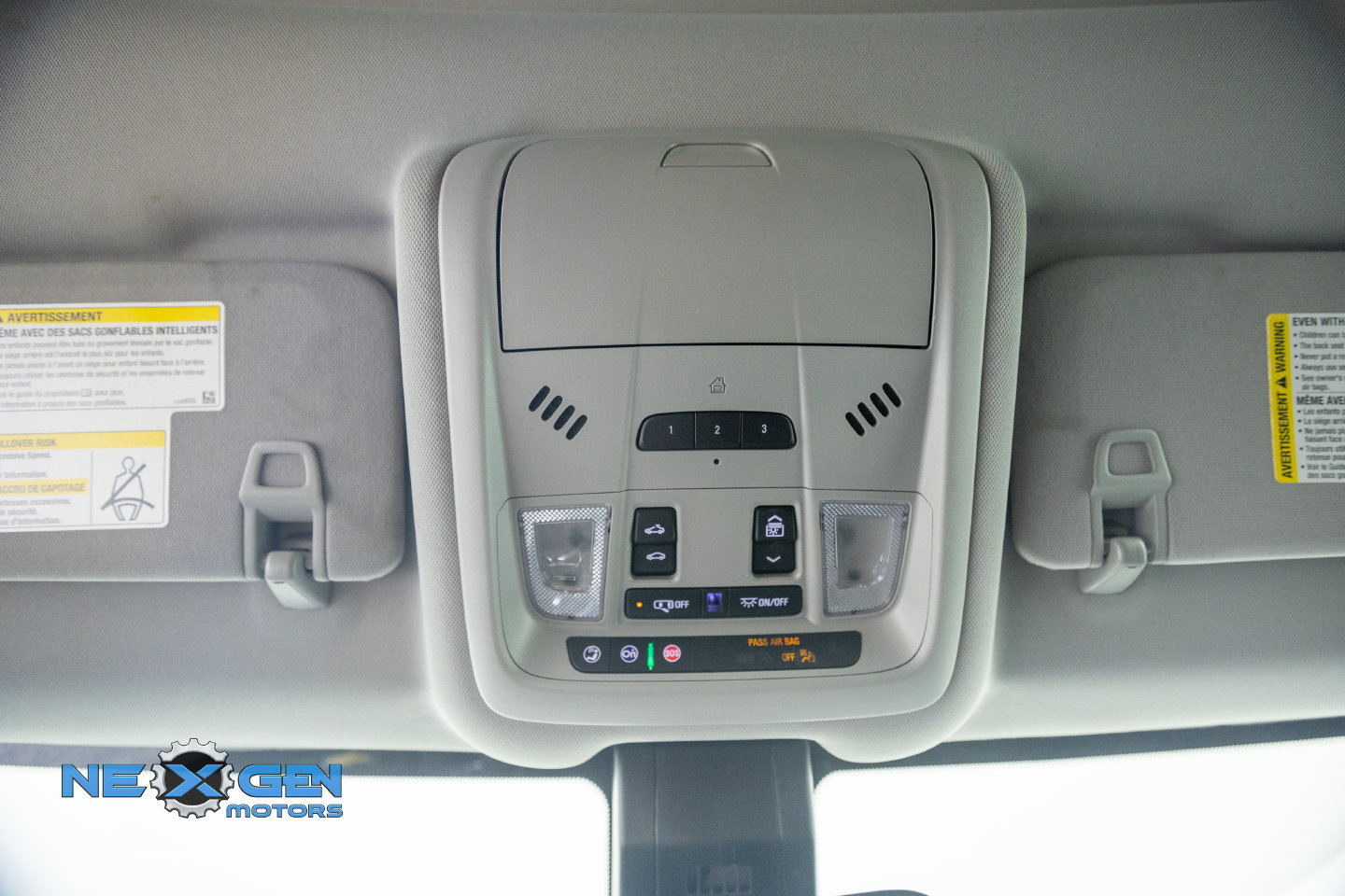 Used 2024 Chevrolet Equinox Premier AWD/4WD image 23