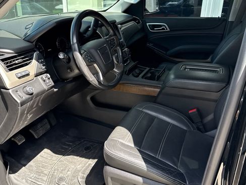 Used 2020 GMC Yukon Denali w/ Denali Ultimate Package RWD image 3