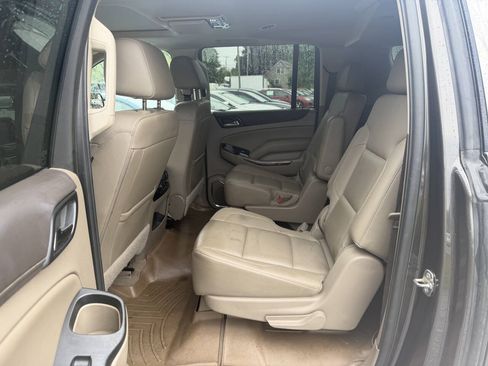 Used 2019 GMC Yukon XL SLT w/ Open Road Package AWD/4WD image 12